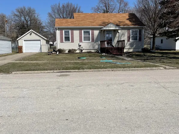 304 3rd St, Lohrville, IA 51453