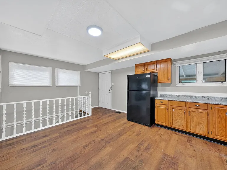 138 Grampian Rd — Photo 11