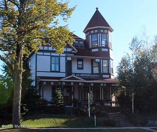 1st image of 706 E Ludington Ave