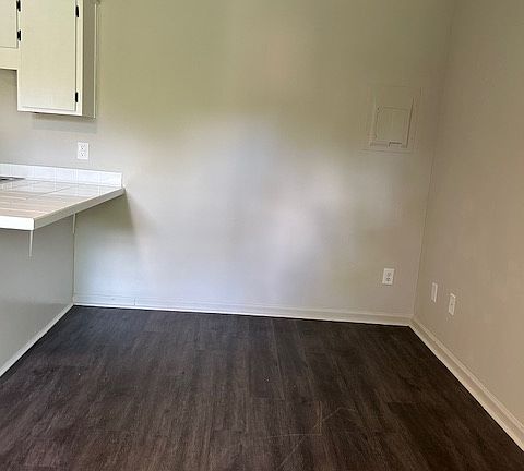 3rd image of 771 West Ave #4