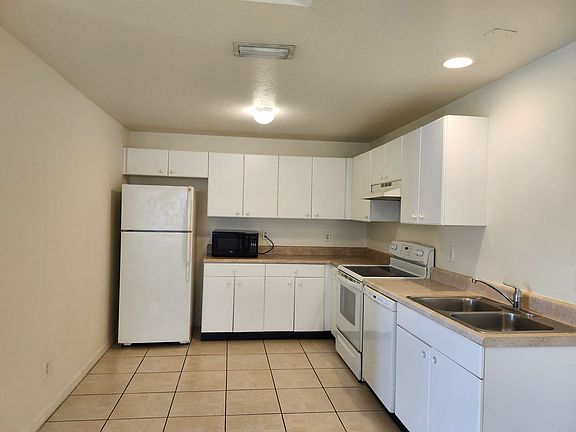 5th image of 1122 Harry Ave S