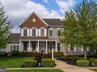 7388 View Crest Dr, Harrisburg, PA 17112