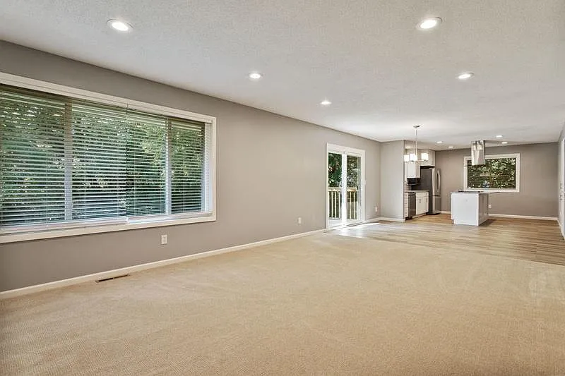 3 bed, 2350 sqft, $3,400 — Photo 3