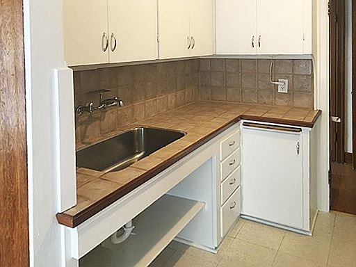 5th image of 4134 11th Ave NE #17