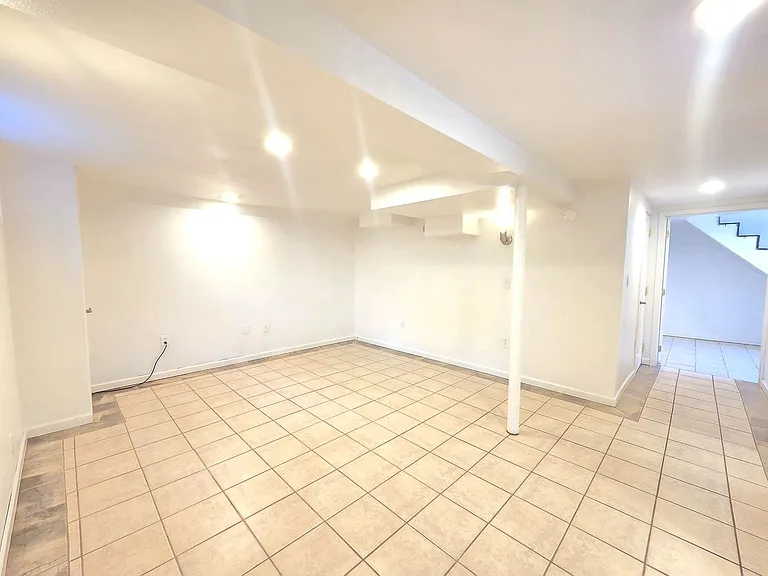 5621 N Hemlock St — Photo 24