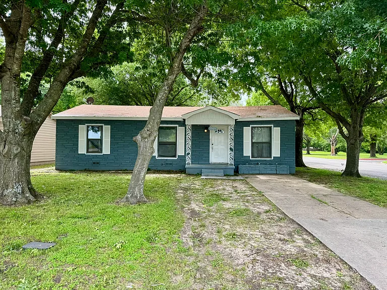 1505 Lynn St — Photo 1