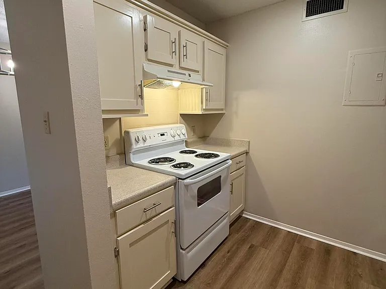 200 High Meadows Blvd #121 — Photo 8