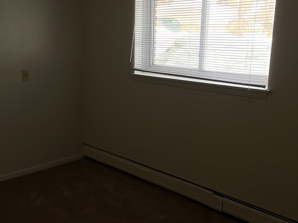 2nd image of 208 W Washington St APT 1