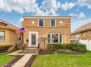 810 Portsmouth Ave, Westchester, IL 60154