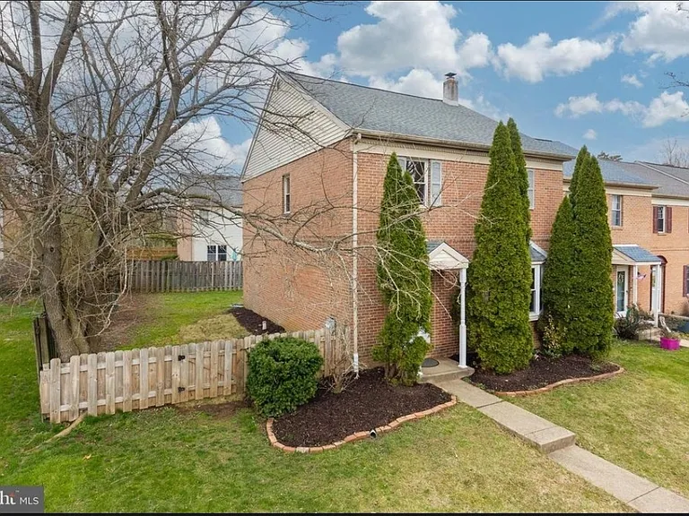 270 Grimley Rd — Photo 2