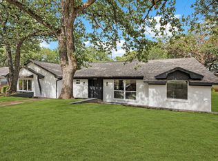 2852 Winterhaven Dr, Hurst, TX 76054