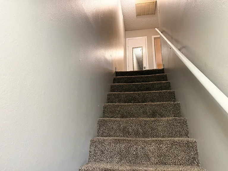 207 White Oak Dr NE #B — Photo 6