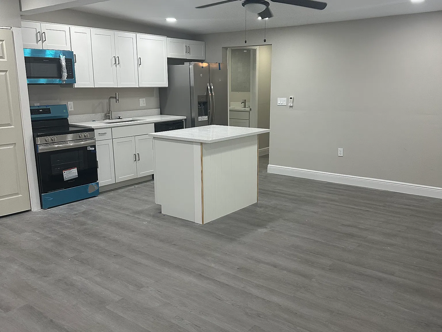3 bed, $2,100 — Photo 2