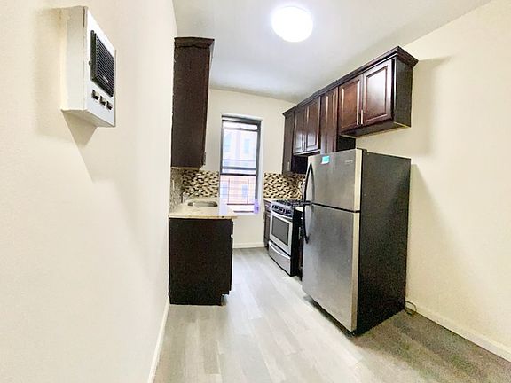 2nd image of 520 W 174th St #1Z
