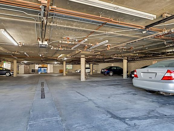 5th image of 810 Crenshaw Blvd #3-R