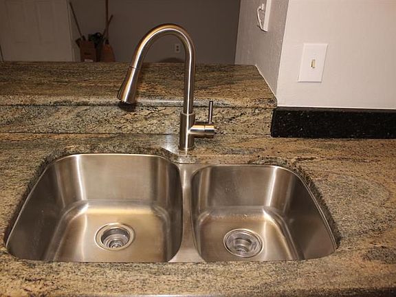 4th image of 1548 SE Royal Green Cir