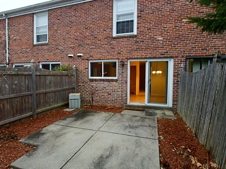 36 Williamsburg Dr — Photo 20