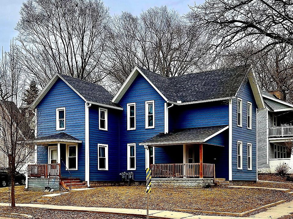 1st image of 301 Spencer St NE