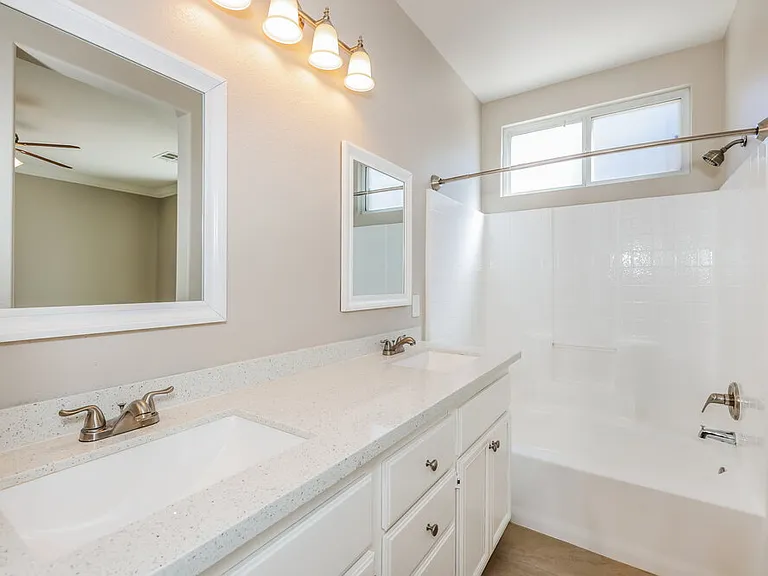 486 Kirkstone Way — Photo 12