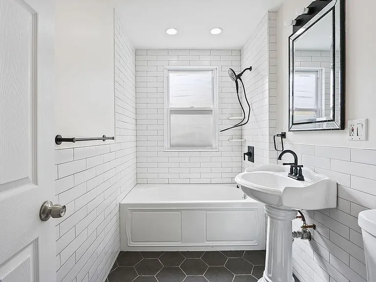 30 Tuttle St — Photo 18