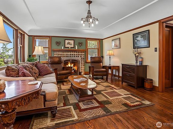 4th image of 7047 27th Avenue NW