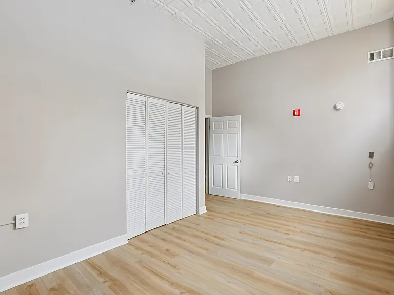 Peabody Apartments — Photo 12