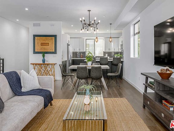 4th image of 345 N La Fayette Park Pl