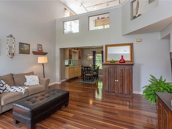 5th image of 14192 Cliffwood Pl