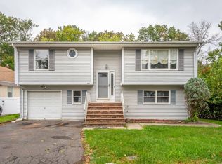 444 Wheatsheaf Rd, Roselle, NJ 07203