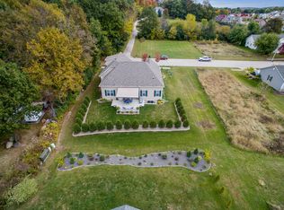 415 Boyd Ln, Hartford, WI 53027