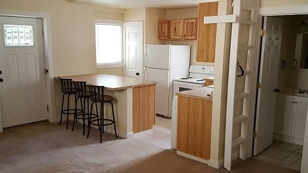 1st image of 507 Arcade Dr #B