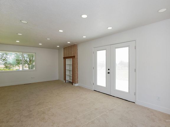 5th image of 2121 Alameda Dr