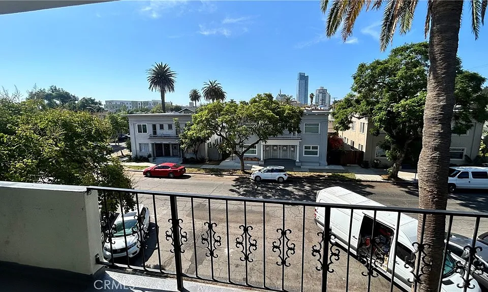 737 E 5th