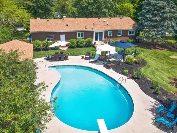 13816 Elvina Dr, Leo, IN 46765