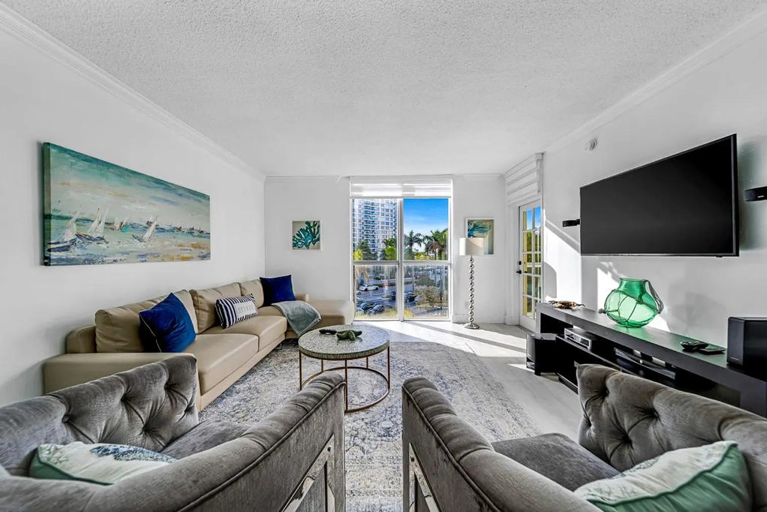 2 bed, 2.0 bath, $7,076 — Photo 1