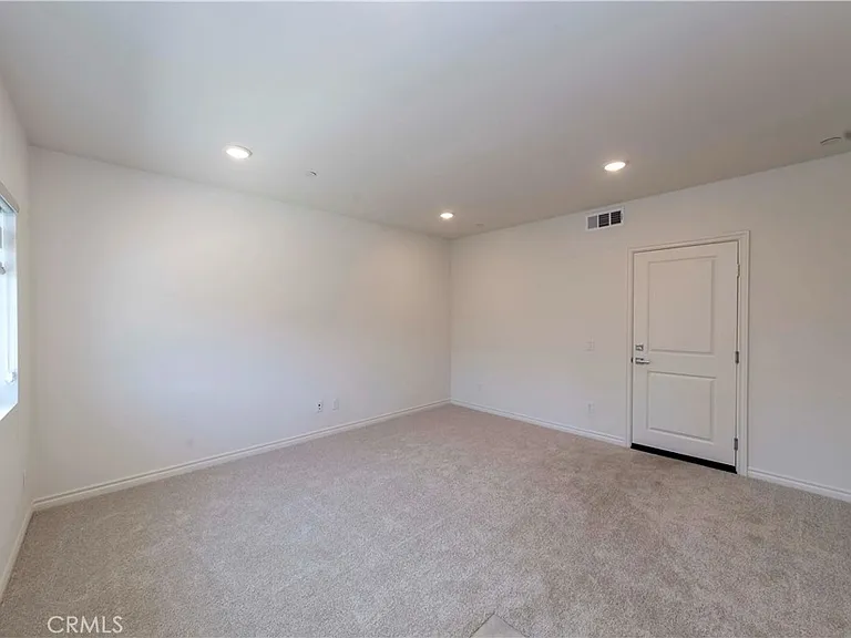 11502 Artesia — Photo 4