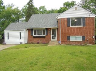 1054 N Paxton St, Alexandria, VA 22304