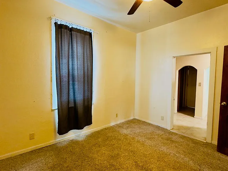 510 S Ash St — Photo 5