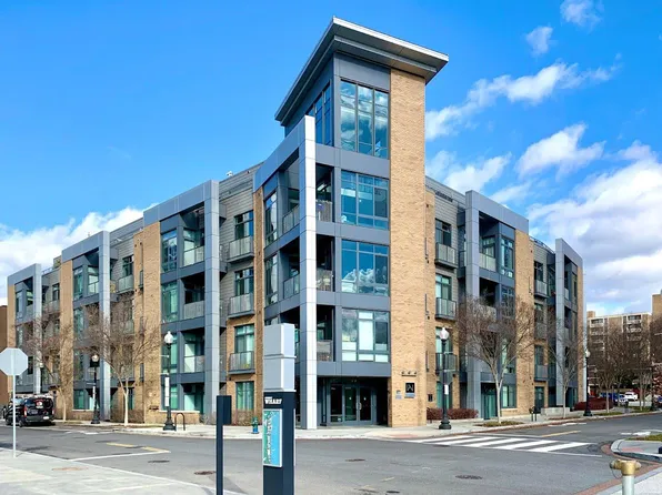 525 Water St SW Unit 204, Washington, DC 20024