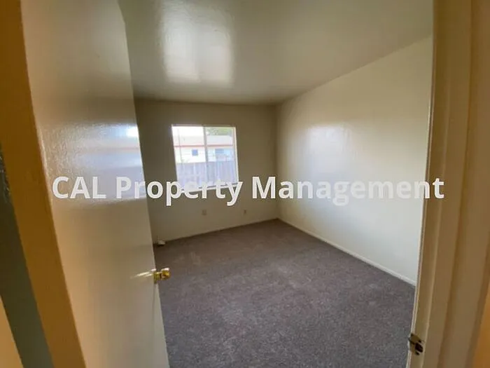 3 bed, 2.0 bath, 1312 sqft, $3,595 — Photo 4