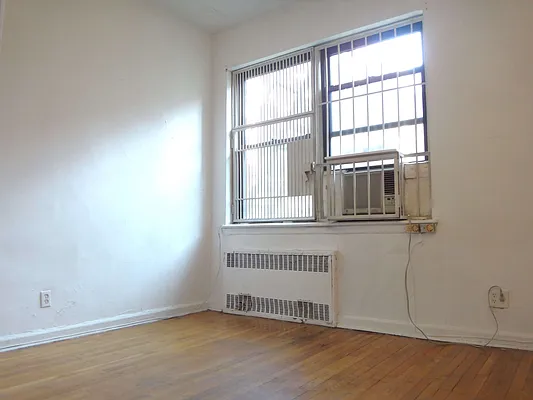 Rented by Paley Management | media 9