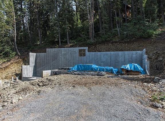 3rd image of 345 Saint Moritz Strasse