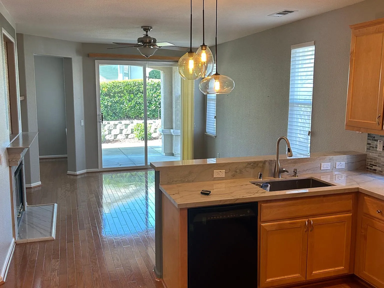 2 bed, 1566 sqft, $3,195 — Photo 3