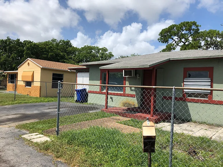 2211 NW 6th Ct — Photo 8