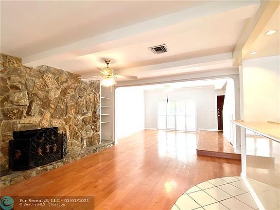 5th image of 2103 NE 44th St #2103
