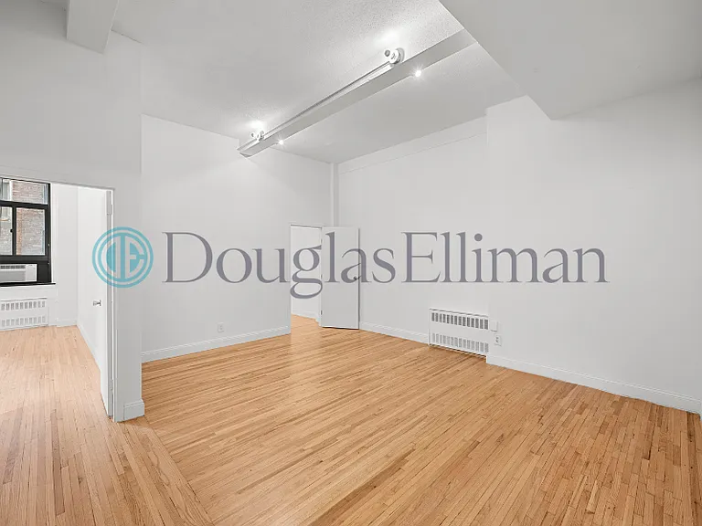 239 Park Ave S #8D — Photo 5