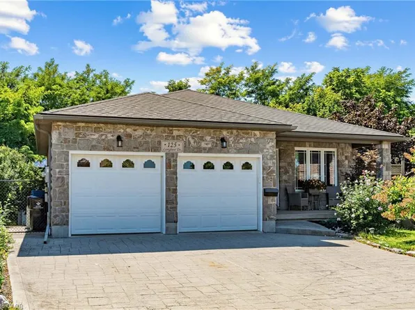 125 Langlaw Dr, Cambridge, ON N1P 1H9