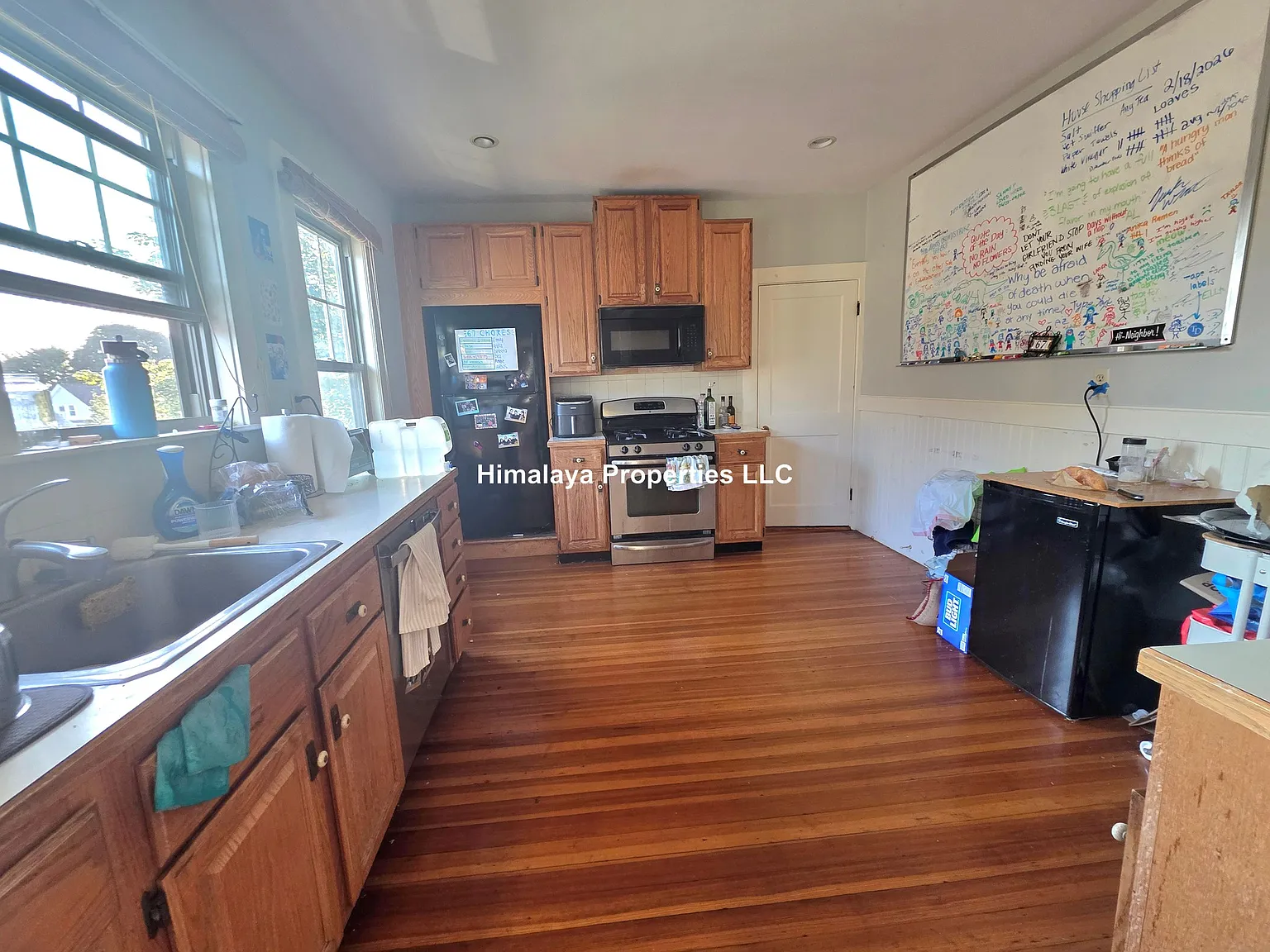 6 bed, $8,400 — Photo 2