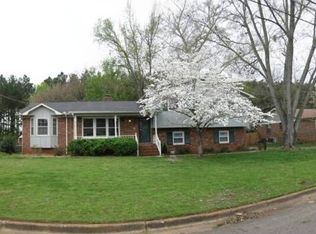 8040 Lauderdale Rd SW, Huntsville, AL 35802