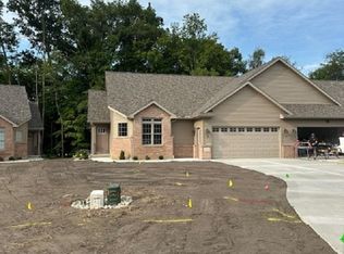 1663 Rivers Edge Ct, Adrian, MI 49221